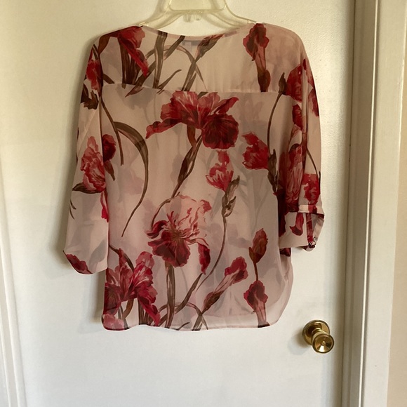 Jennifer Lopez sheer loose style Top - Picture 3 of 7